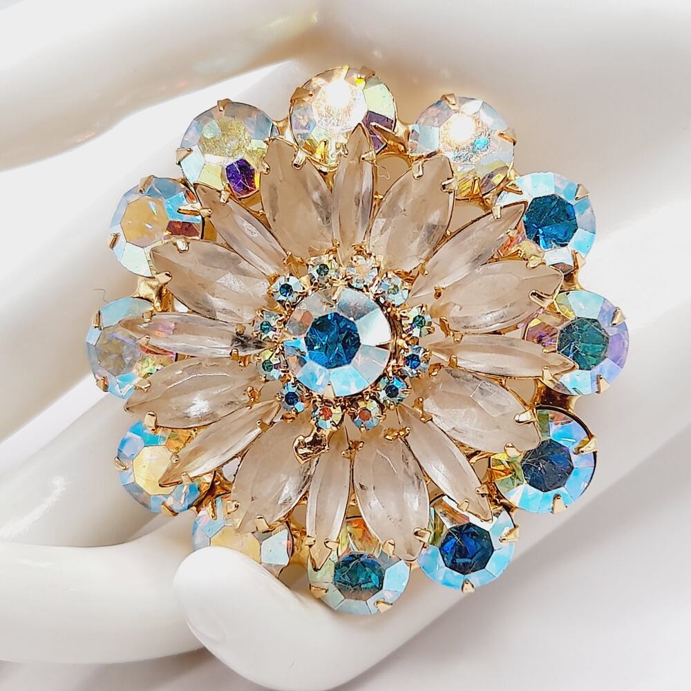 Vintage Aurora Borealis Rhinestone Floral Brooch Gold Plated 3D
